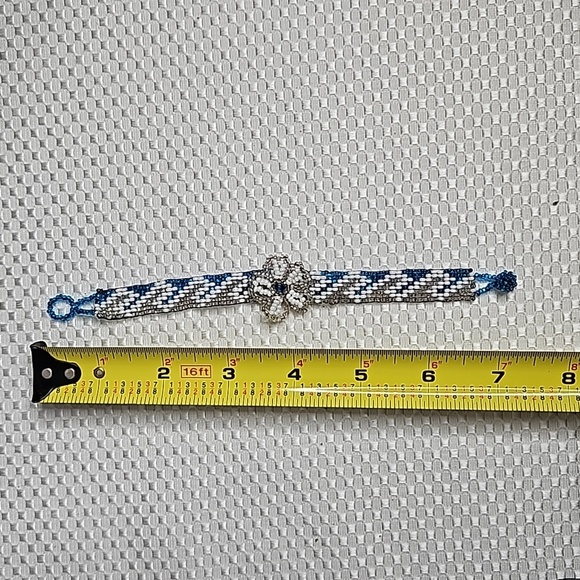 GLASS BEADED BRACLET WITH FLOWER - Picture 3 of 8